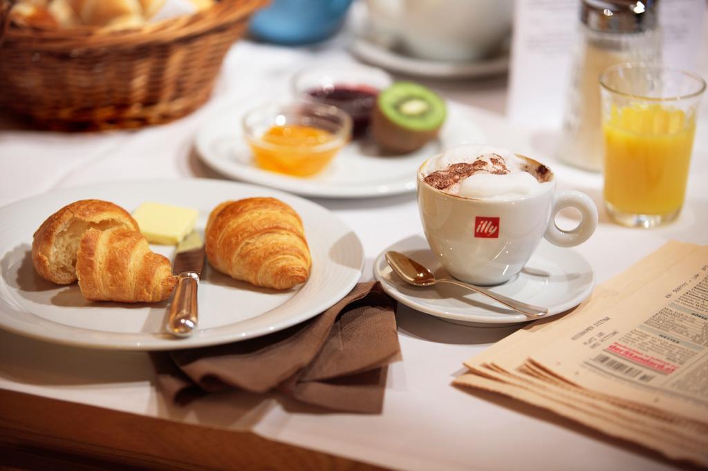 Hotel Gasthof Krone Hittisau Bagian luar foto