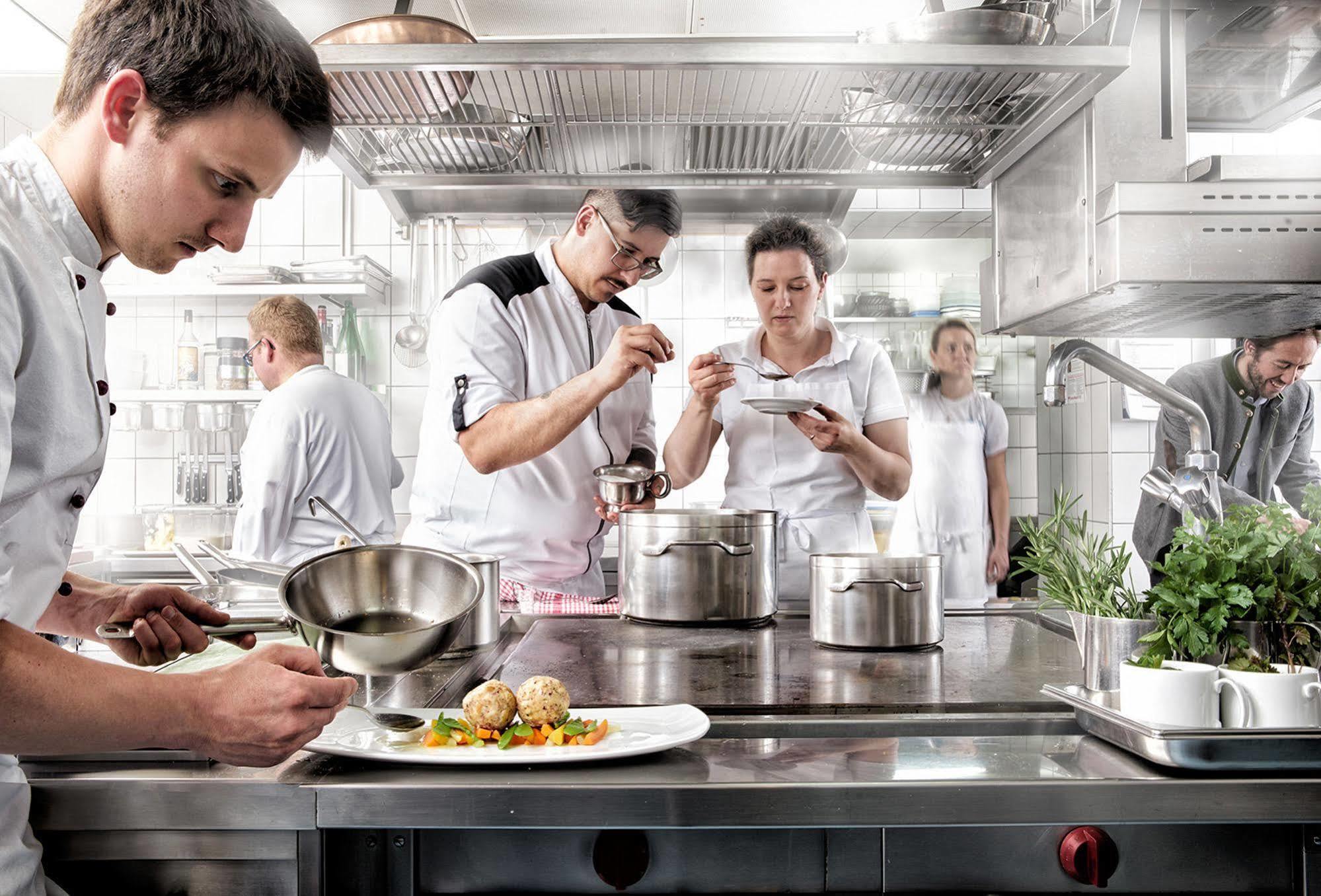 Hotel Gasthof Krone Hittisau Bagian luar foto